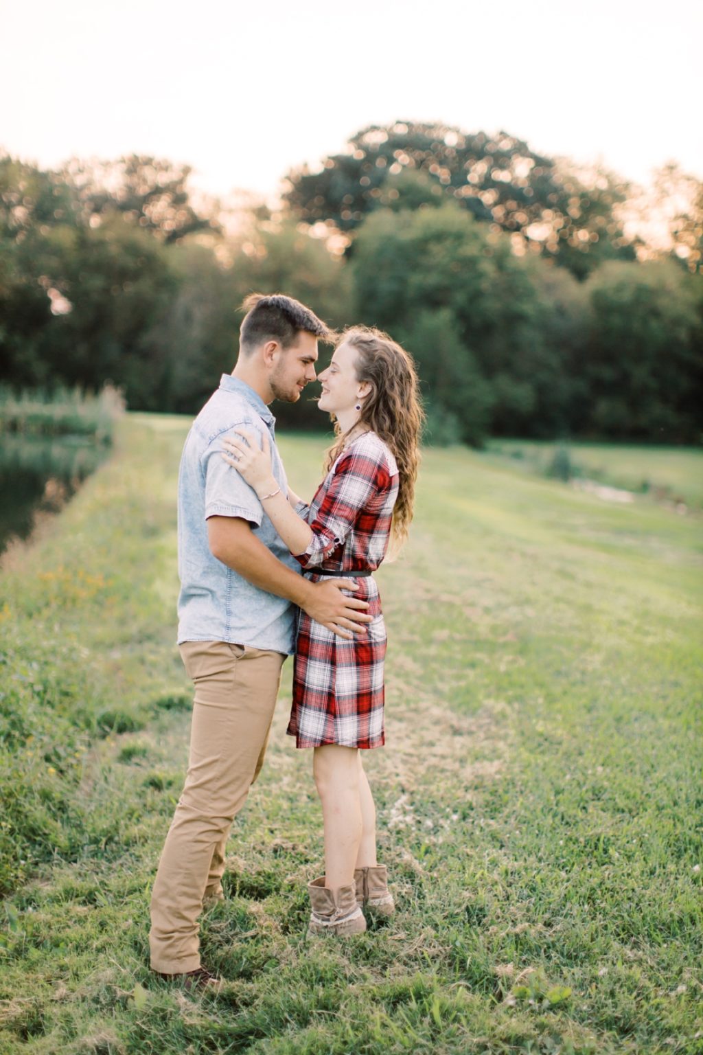 Caleb & Brin a Beechdale Farm Engagement | DiImages